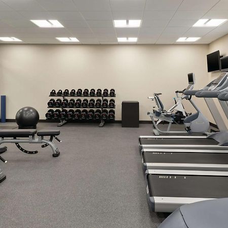 Hampton Inn Brooklyn Park Bagian luar foto