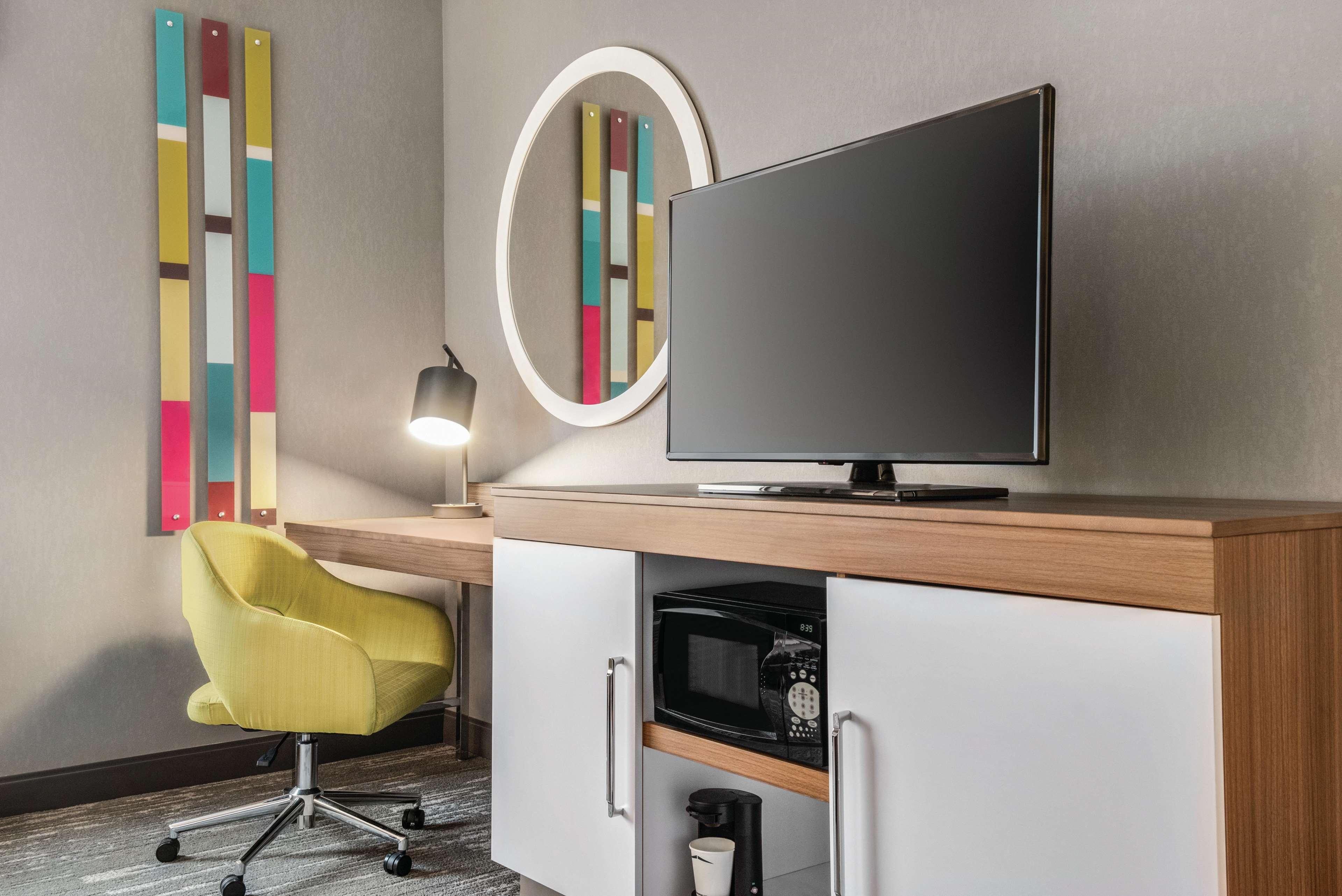 Hampton Inn Brooklyn Park Bagian luar foto