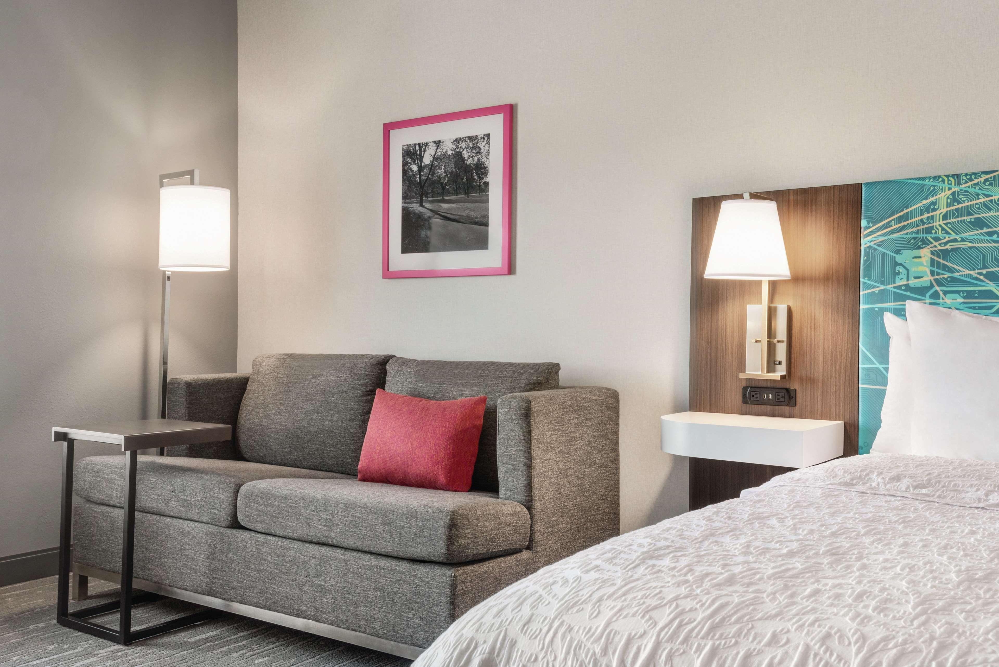 Hampton Inn Brooklyn Park Bagian luar foto