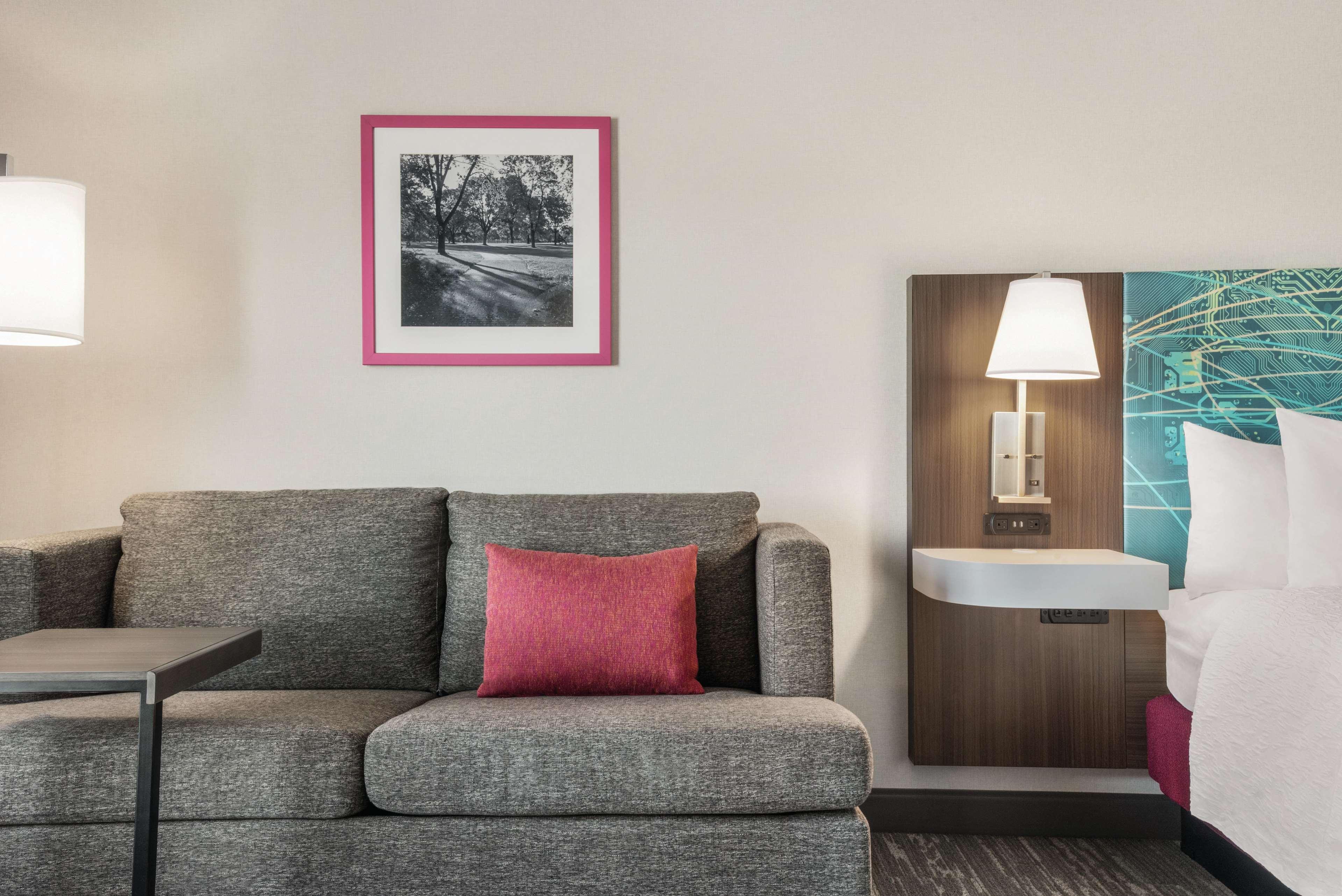 Hampton Inn Brooklyn Park Bagian luar foto