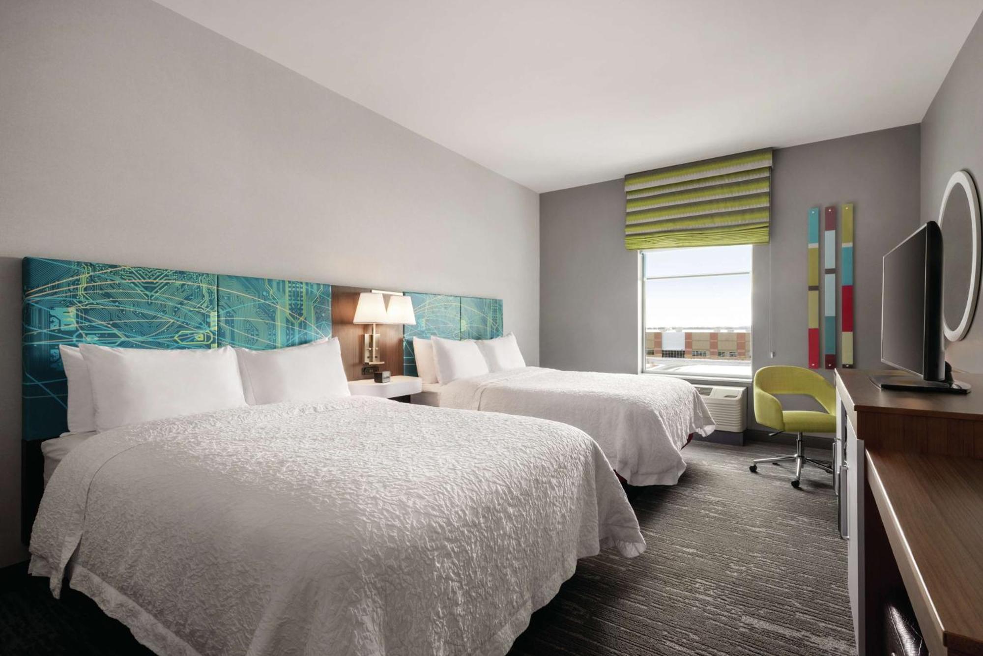 Hampton Inn Brooklyn Park Bagian luar foto