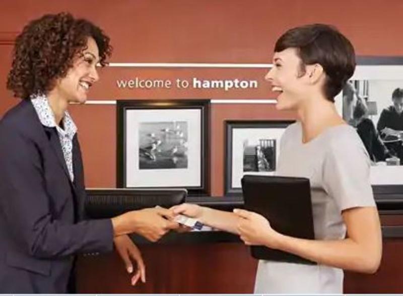 Hampton Inn Brooklyn Park Bagian luar foto